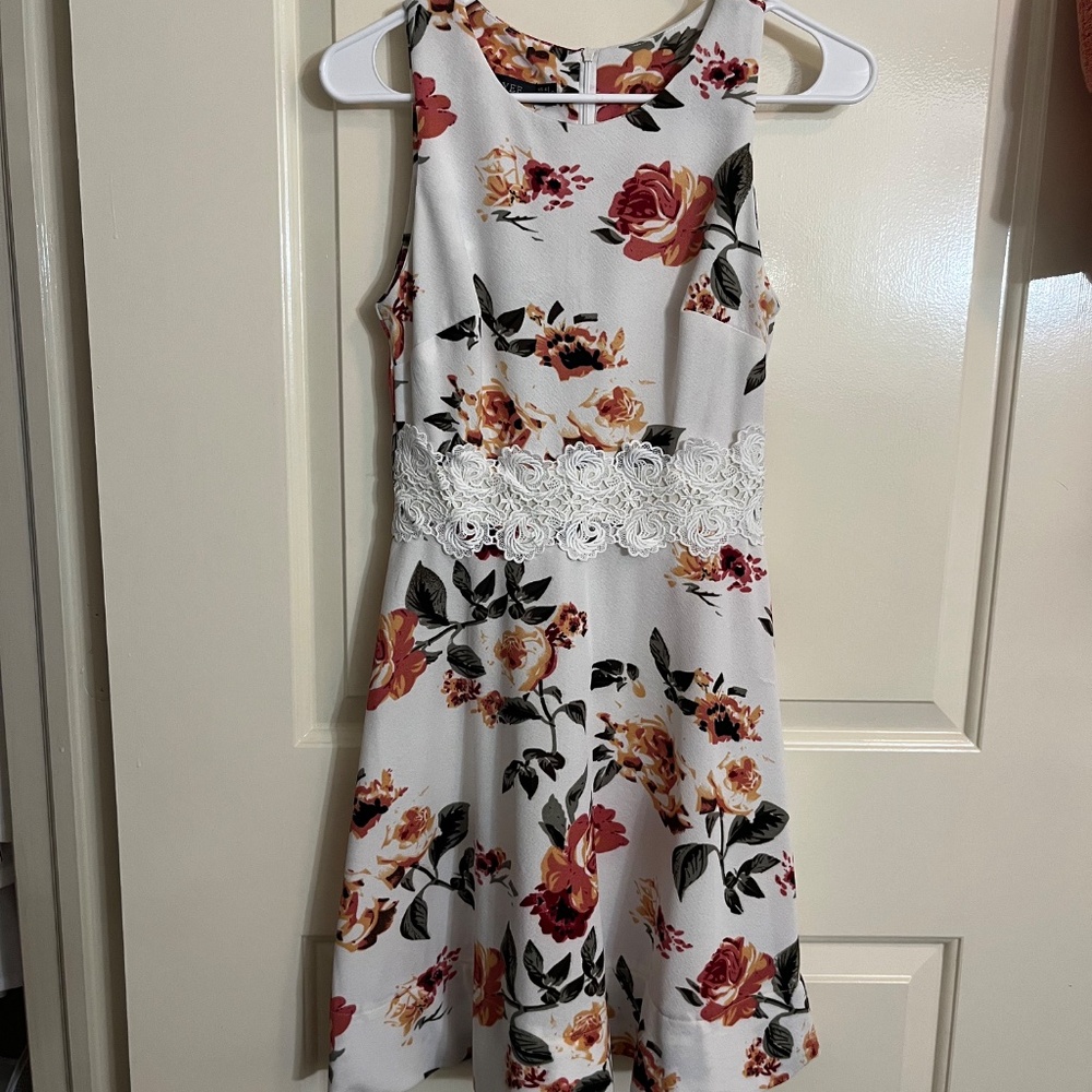 HOMEYEE Women's Cocktail A-Line Embroidery Casual Dress - Picture 2 of 2